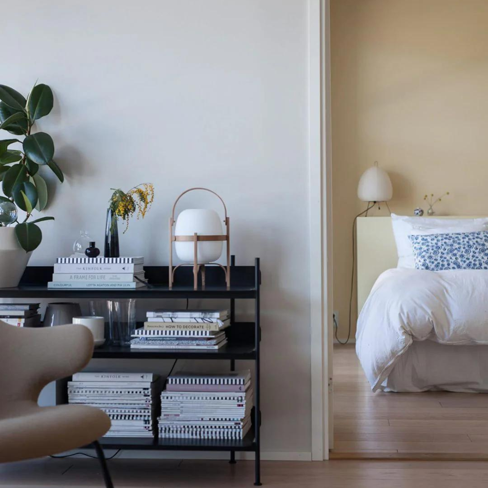 Vintage Lantern Table Lamp with Adjustable Brightness – Elegant Glass Design for Bedside or Living Room 5